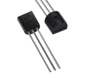 2N3906 PNP - Transistor de uso general para conmutación y amplificación en aplicaciones de baja potencia.