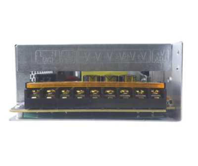 Fuente Conmutada 24VDC 10A S-250-24 - Fuente de alimentación eficiente y segura para sistemas industriales y electrónicos.