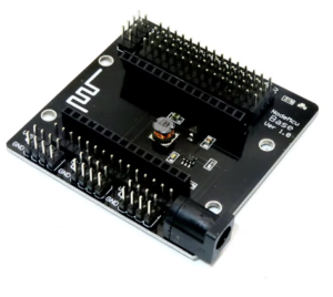 El Shield NodeMCU es una placa de expansión diseñada para facilitar la conexión de sensores y módulos a tu microcontrolador NodeMCU, ideal para proyectos IoT y control remoto.
